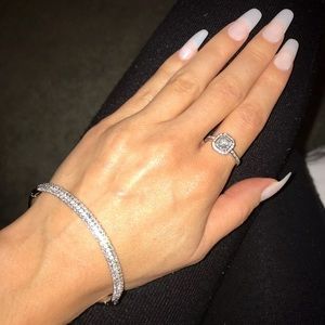 Beautiful Swarovski ring & bracelet set